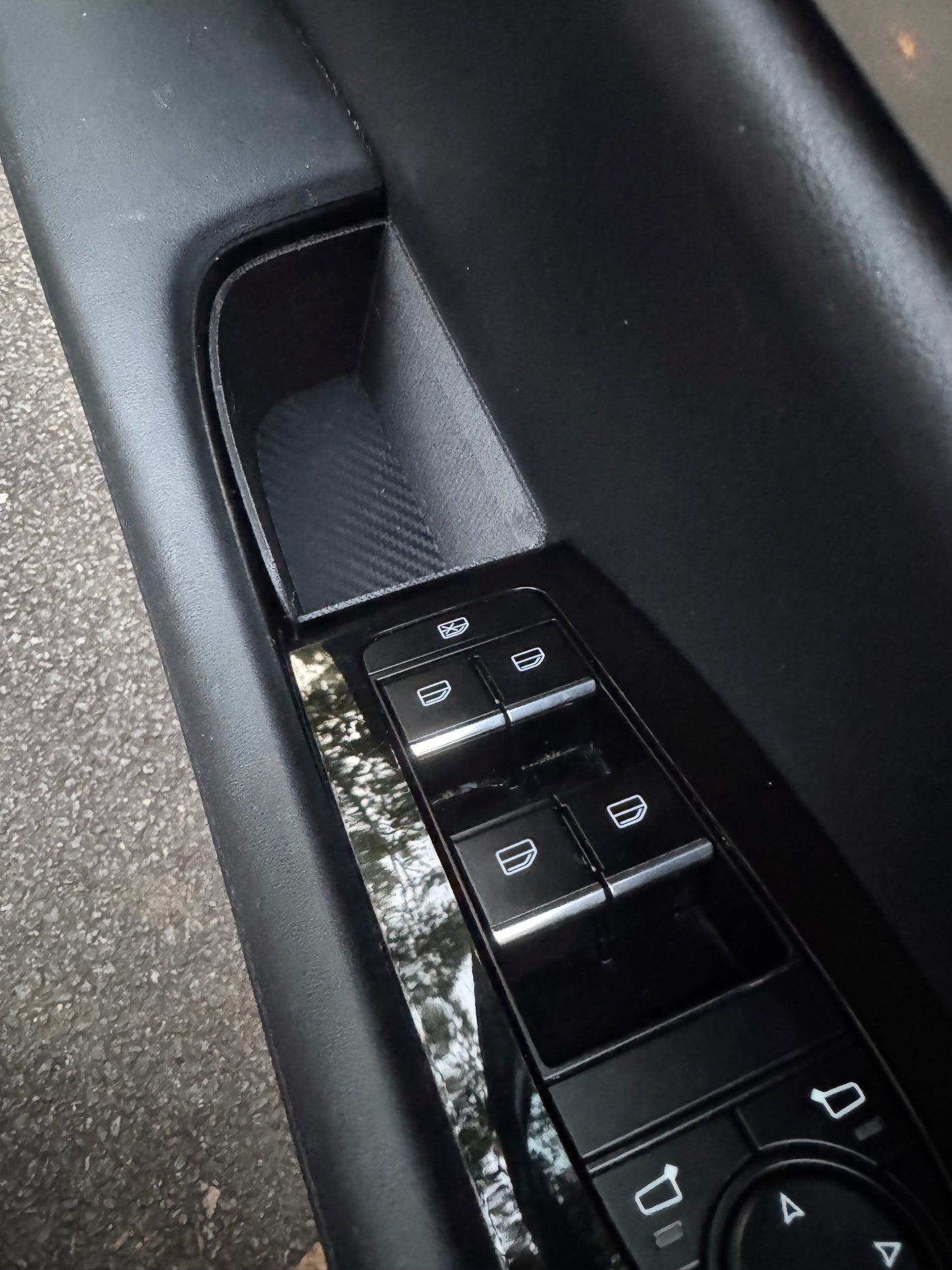 Mazda 3 Gen 4 / CX-30 Gen 1 - drivers side door storage holder