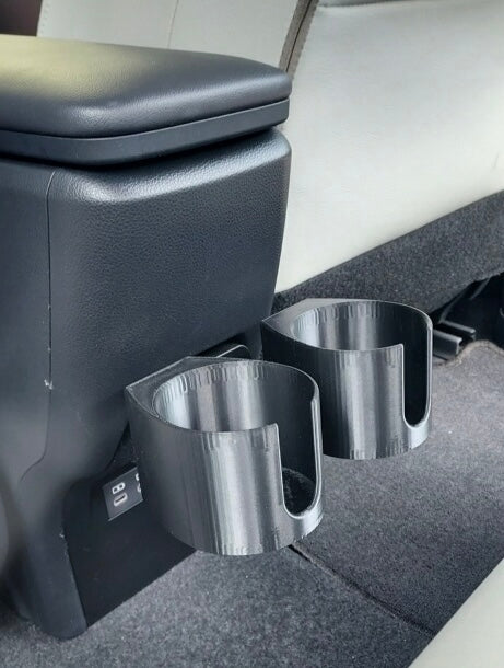 Prius LE Gen5 (2023+) - rear passenger center consol cup holders
